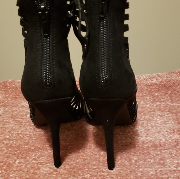 Black shoes - Picture 3 of 3